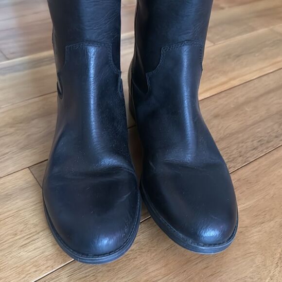 Frye & Co. boots - Picture 3 of 9